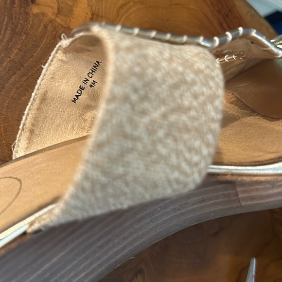 Women’s Jack Rogers Women's Nora Wedge Sandal - Platinum (Gold) Size 9 - Picture 6 of 6